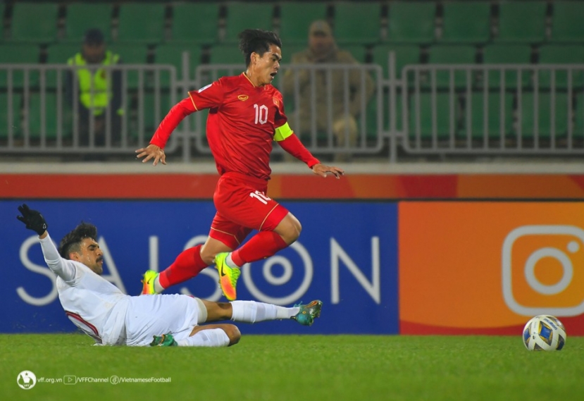 Văn Khang được chọn là cầu thủ xuất sắc nhất trận U20 Việt Nam thắng U20 Qatar. Văn Khang được chọn là cầu thủ xuất sắc nhất trận U20 Việt Nam thắng U20 Qatar.