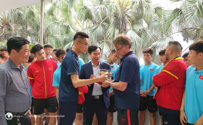 HLV Troussier chấm điểm cầu thủ U23 Việt Nam sau trận thắng sát nút Phú Thọ FC - Ảnh 2 HLV Troussier chấm điểm cầu thủ U23 Việt Nam sau trận thắng sát nút Phú Thọ FC - Ảnh 2
