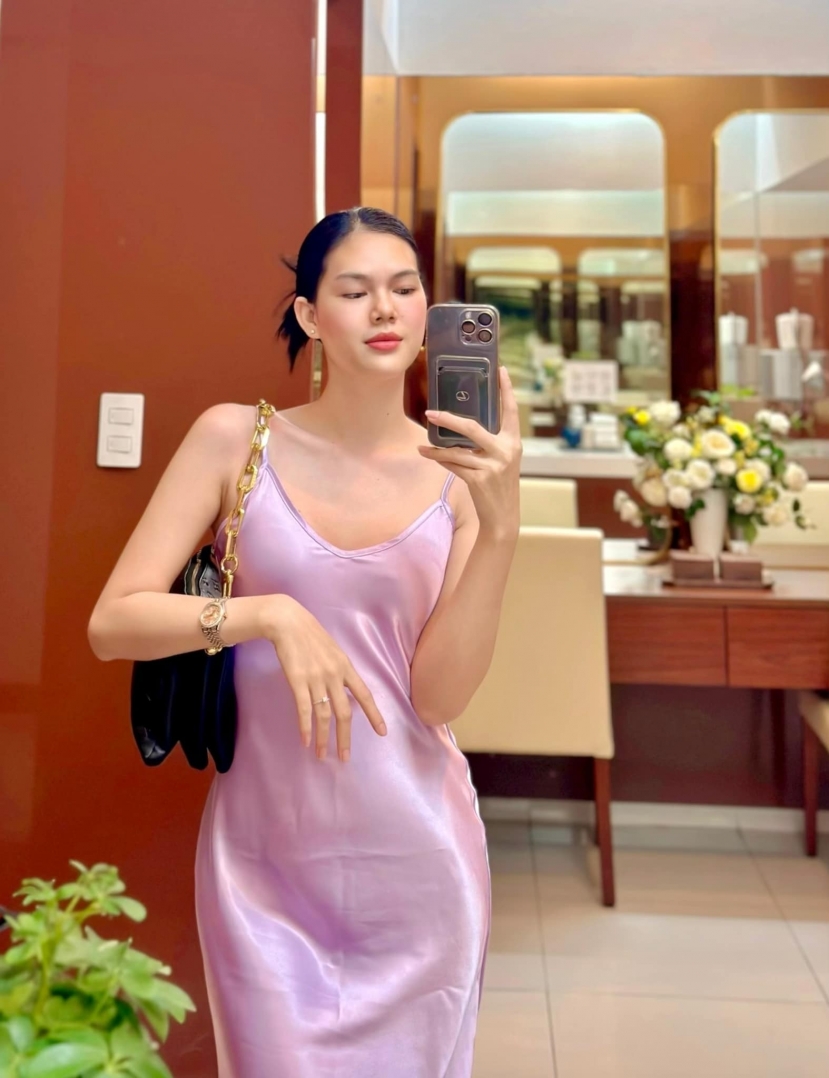Bị 2 cầu thủ Việt phụ tình đến nỗi phải đi tu, người mẫu Ngọc Trinh giờ ra sao? - Ảnh 4 Bị 2 cầu thủ Việt phụ tình đến nỗi phải đi tu, người mẫu Ngọc Trinh giờ ra sao? - Ảnh 4