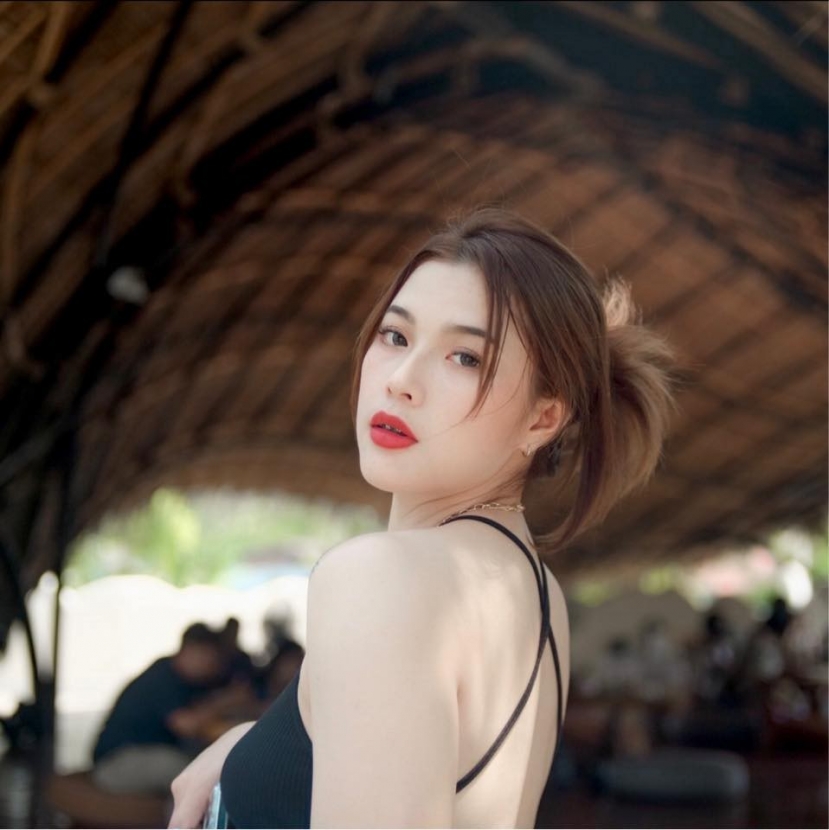 CHÙM ẢNH: 'Hot girl' bóng chuyền Thái Lan khoe đường cong quyến rũ, lộ hình xăm nơi nhạy cảm - Ảnh 3 CHÙM ẢNH: 'Hot girl' bóng chuyền Thái Lan khoe đường cong quyến rũ, lộ hình xăm nơi nhạy cảm - Ảnh 3