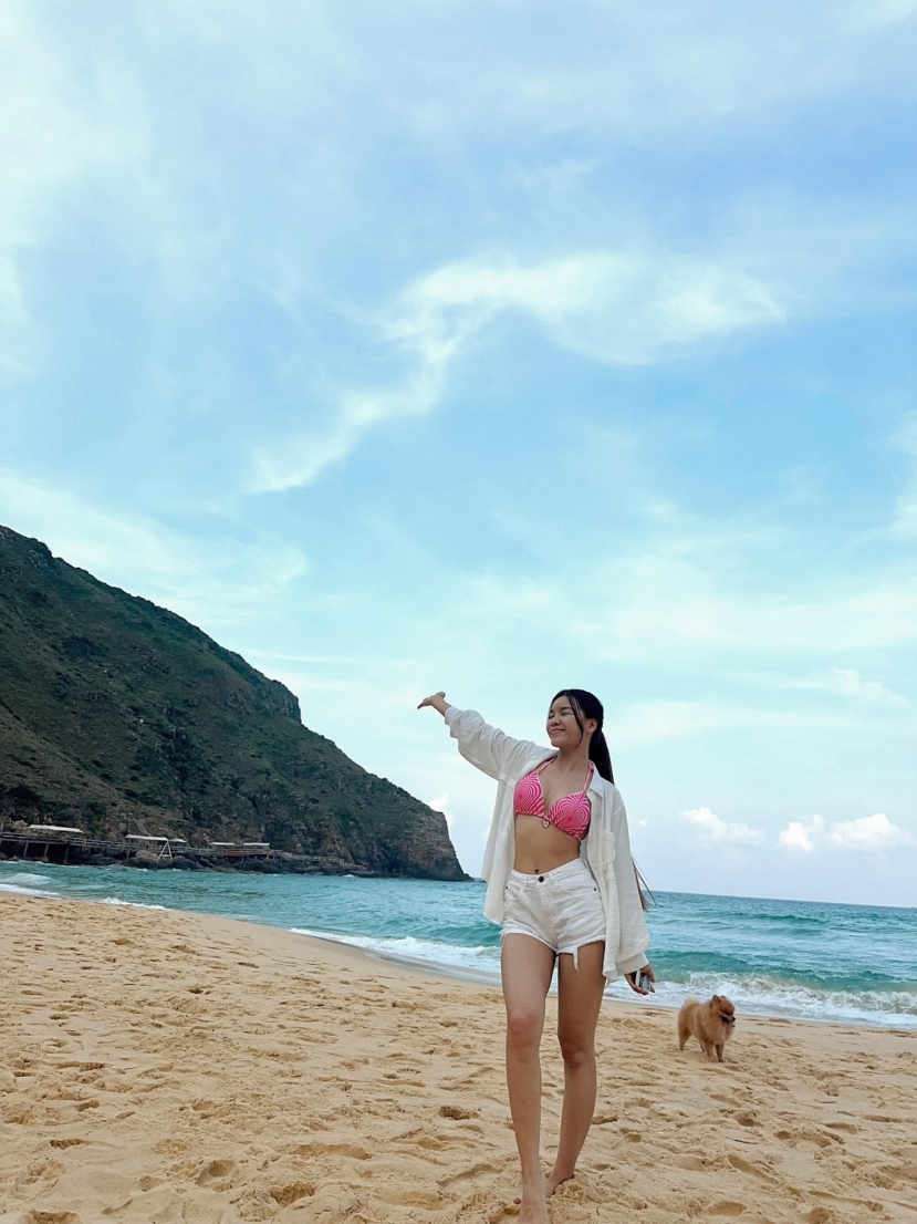 Nàng WAGs Yến Xuân 'gia hạn visa' với bố, ngày về chung nhà với Văn Lâm không còn xa? - Ảnh 2 Nàng WAGs Yến Xuân 'gia hạn visa' với bố, ngày về chung nhà với Văn Lâm không còn xa? - Ảnh 2