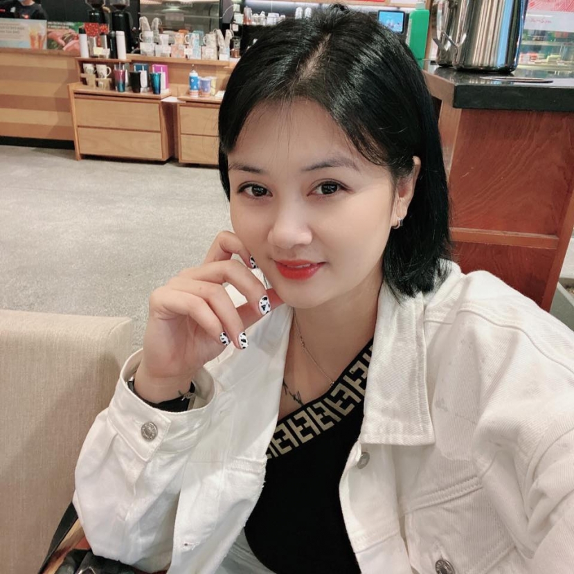 Cựu hoa khôi bóng chuyền Kim Huệ có động thái mới trên MXH, nói một câu gây chú ý - Ảnh 1 Cựu hoa khôi bóng chuyền Kim Huệ có động thái mới trên MXH, nói một câu gây chú ý - Ảnh 1