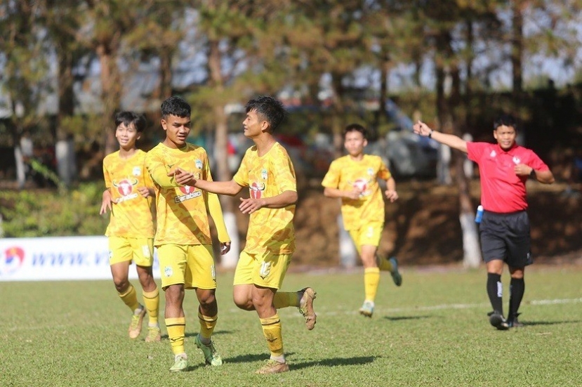 Di Đan thi đấu nổi bật trong màu áo U17 HAGL Di Đan thi đấu nổi bật trong màu áo U17 HAGL