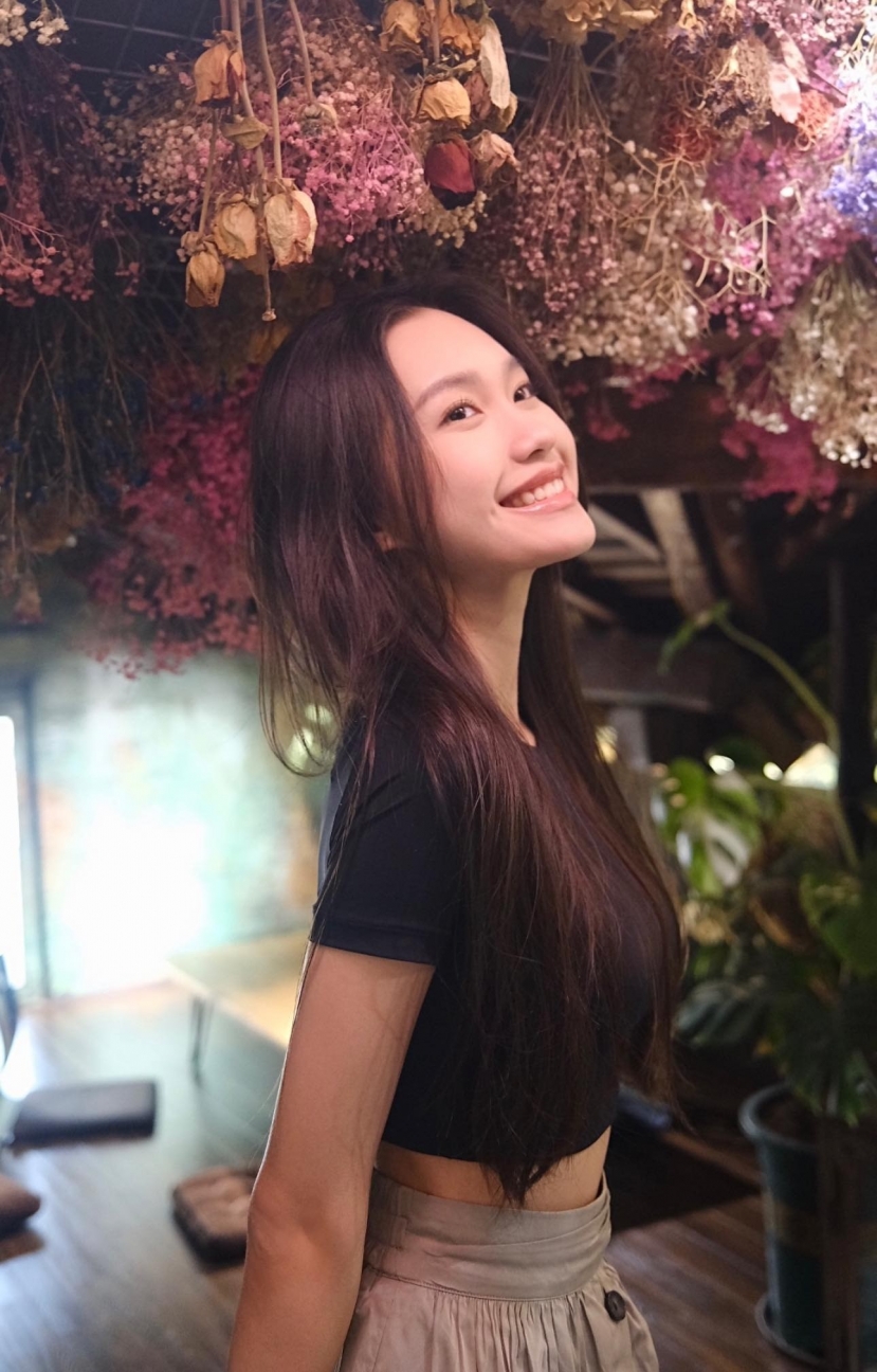 Người đẹp cao 1,67 m, cân nặng 48 kg của người đẹp, số đo ba vòng là 78-56-89 cm. Người đẹp cao 1,67 m, cân nặng 48 kg của người đẹp, số đo ba vòng là 78-56-89 cm.