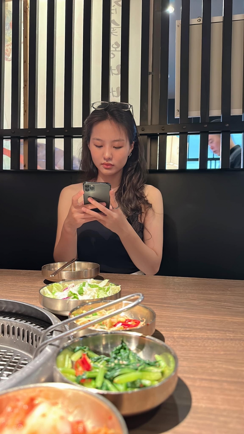 Sắc vóc con gái cựu hoa khôi bóng chuyền Kim Huệ khi bị 'chụp lén'? - Ảnh 5 Sắc vóc con gái cựu hoa khôi bóng chuyền Kim Huệ khi bị 'chụp lén'? - Ảnh 5