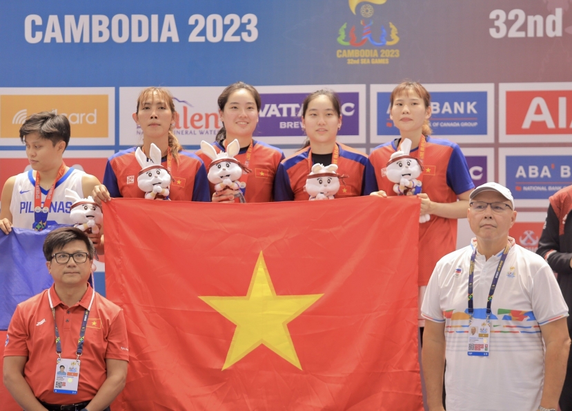 Chị em Thảo My và Thảo Vy giành tấm HCV lịch sử cho bóng rổ Việt Nam tại SEA Games 32 Chị em Thảo My và Thảo Vy giành tấm HCV lịch sử cho bóng rổ Việt Nam tại SEA Games 32