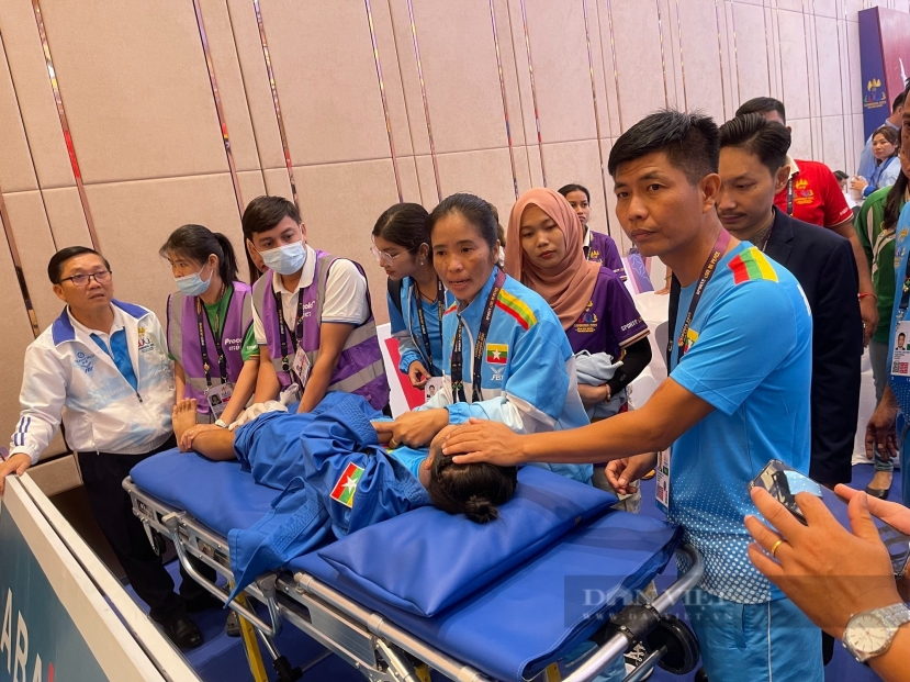 SEA Games 32: Dính chấn thương nặng, nữ võ sĩ Vovinam phải nhập viện cấp cứu - Ảnh 3 SEA Games 32: Dính chấn thương nặng, nữ võ sĩ Vovinam phải nhập viện cấp cứu - Ảnh 3