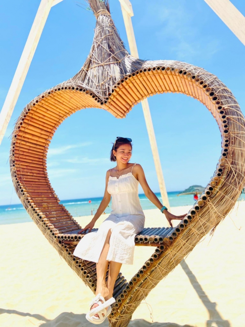 Oanh yêu thích các gam màu đơn sắc như trắng, đen Oanh yêu thích các gam màu đơn sắc như trắng, đen