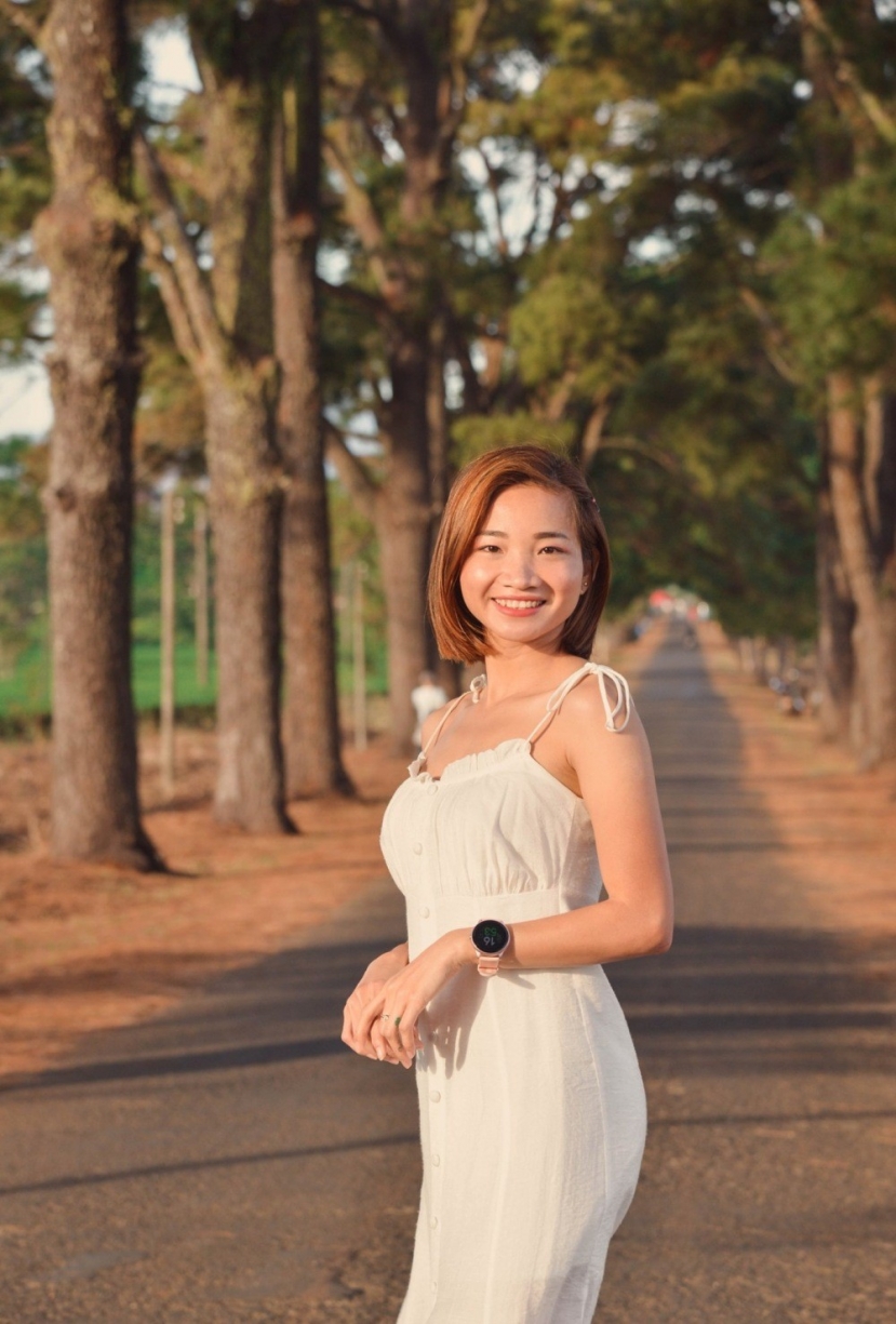 Rời không gian tập luyện, Nguyễn Thị Oanh thể hiện hình ảnh tuổi 28 qua loạt váy áo nữ tính Rời không gian tập luyện, Nguyễn Thị Oanh thể hiện hình ảnh tuổi 28 qua loạt váy áo nữ tính