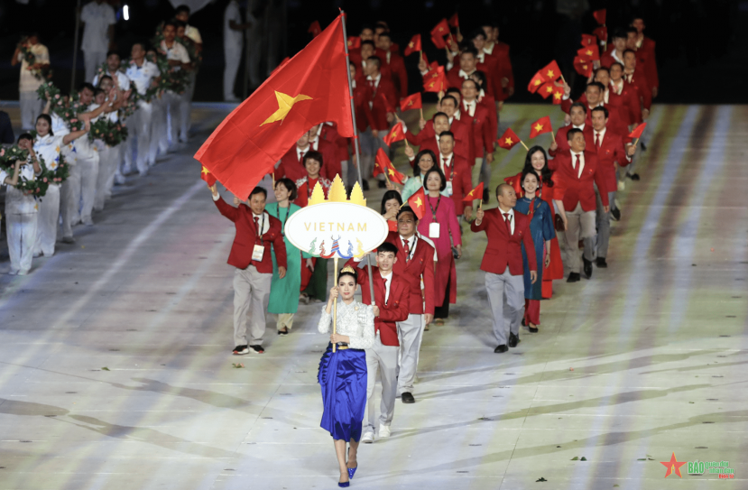 Đoàn Thể thao Việt Nam giành ngôi nhất toàn đoàn SEA Games 32. Ảnh: QĐND Đoàn Thể thao Việt Nam giành ngôi nhất toàn đoàn SEA Games 32. Ảnh: QĐND