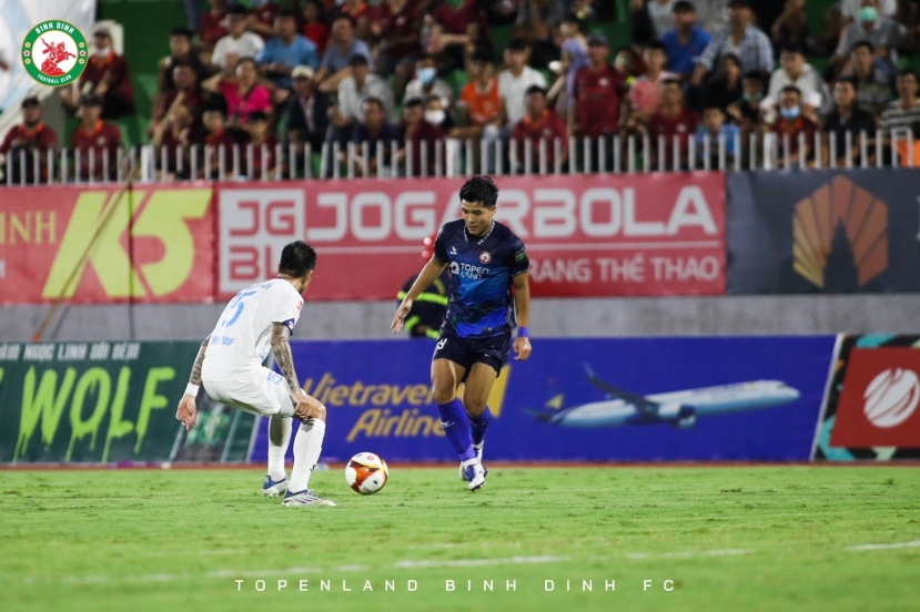Kết quả vòng 9 V-League: Nguyên Mạnh chơi như 'lên đồng', Nam Định chia điểm trước Bình Định - Ảnh 2 Kết quả vòng 9 V-League: Nguyên Mạnh chơi như 'lên đồng', Nam Định chia điểm trước Bình Định - Ảnh 2