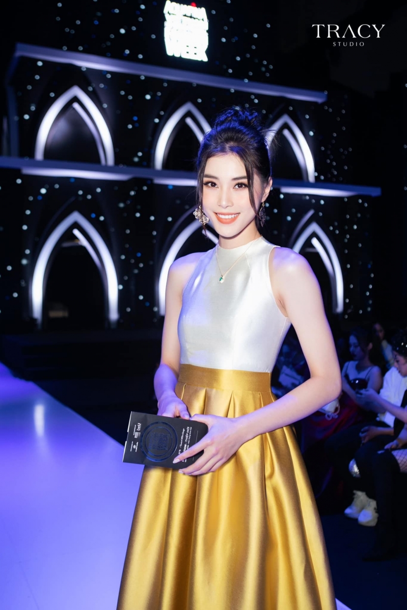 Thu Huyền hoàn toàn 'lột xác' so với khi còn thi đấu bóng chuyền Thu Huyền hoàn toàn 'lột xác' so với khi còn thi đấu bóng chuyền