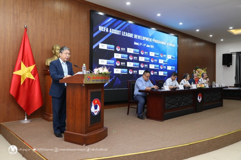 Tổng thư ký VFF- Dương Nghiệp Khôi phát biểu tại hội nghị Tổng thư ký VFF- Dương Nghiệp Khôi phát biểu tại hội nghị