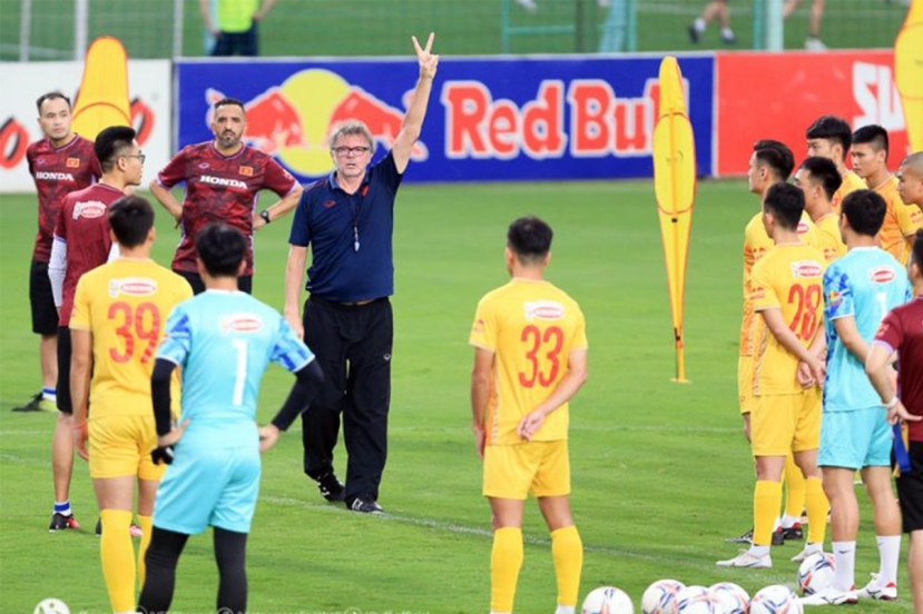 HLV Philippe Troussier bổ sung thêm 4 cầu thủ U23 lên ĐT Việt Nam HLV Philippe Troussier bổ sung thêm 4 cầu thủ U23 lên ĐT Việt Nam