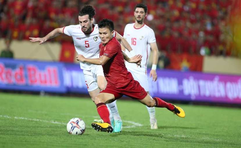Quang Hải được HLV Troussier sử dụng ở 2 trận thắng Hong Kong và Syria Quang Hải được HLV Troussier sử dụng ở 2 trận thắng Hong Kong và Syria
