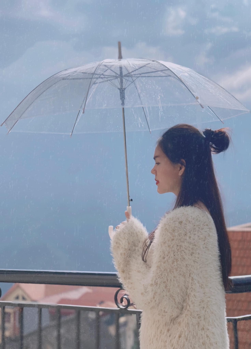 Hai lần bị cầu thủ 'phụ tình', cuộc sống của người mẫu Ngọc Trinh thay đổi ra sao? - Ảnh 1 Hai lần bị cầu thủ 'phụ tình', cuộc sống của người mẫu Ngọc Trinh thay đổi ra sao? - Ảnh 1