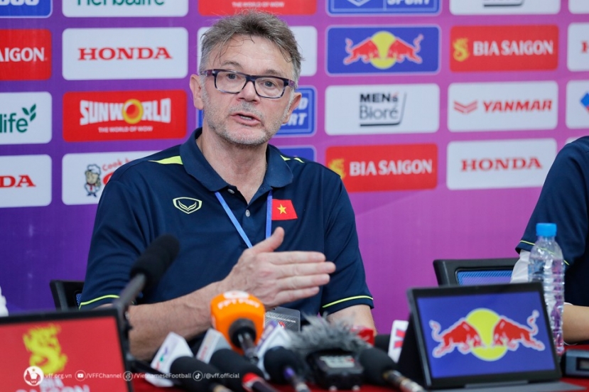 HLV Troussier tự tin hướng đến mục tiêu giúp bóng đá Việt Nam dự World Cup 2026 HLV Troussier tự tin hướng đến mục tiêu giúp bóng đá Việt Nam dự World Cup 2026