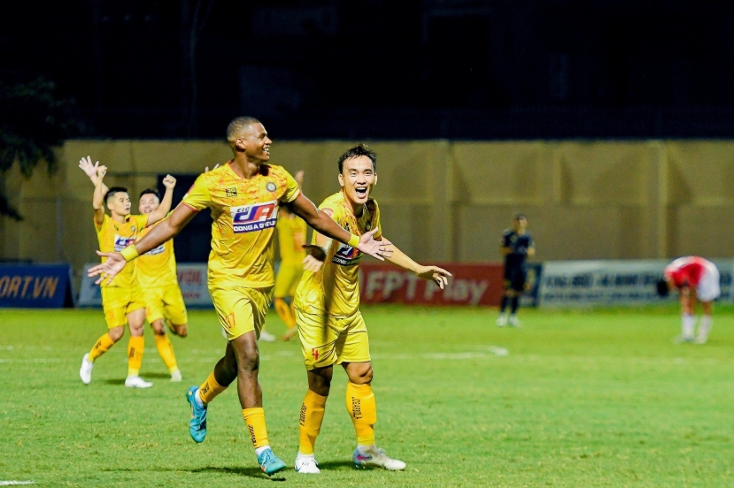 CLB Thanh Hóa hoàn toàn đủ sức cạnh tranh ngôi vương V-League CLB Thanh Hóa hoàn toàn đủ sức cạnh tranh ngôi vương V-League