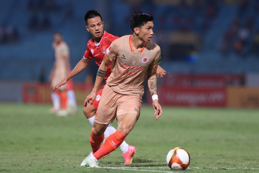 Văn Hậu vắng mặt ở vòng 4 GĐ2 V-League 2023 do án treo giò Văn Hậu vắng mặt ở vòng 4 GĐ2 V-League 2023 do án treo giò