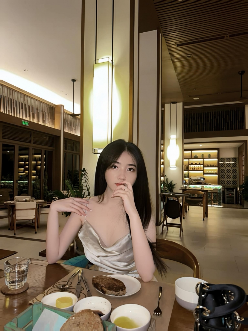 Chiêm ngưỡng nhan sắc tinh khôi của bạn gái cựu tiền đạo U23 Việt Nam - Ảnh 6 Chiêm ngưỡng nhan sắc tinh khôi của bạn gái cựu tiền đạo U23 Việt Nam - Ảnh 6