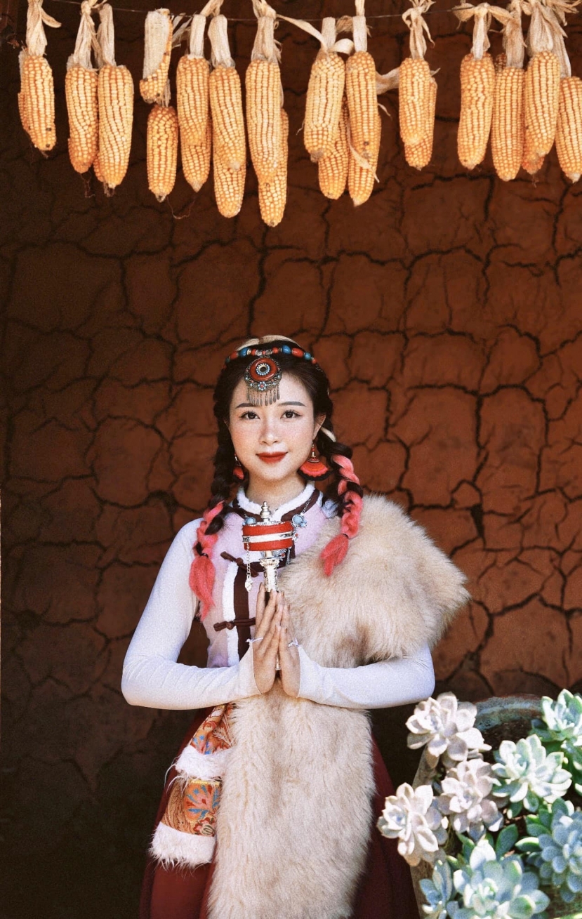 Hot girl xứ Nghệ khoe nhan sắc ngày càng thăng hạng, nhận về 'mưa lời khen' từ CDM - Ảnh 4 Hot girl xứ Nghệ khoe nhan sắc ngày càng thăng hạng, nhận về 'mưa lời khen' từ CDM - Ảnh 4