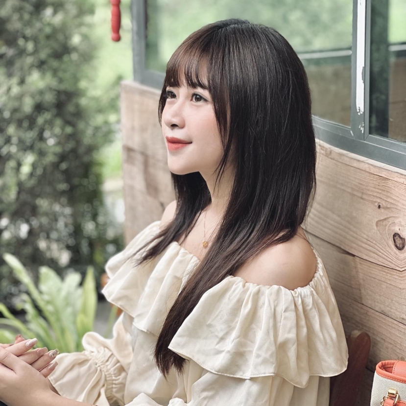 Nhật Linh đăng tải hình ảnh khoe cắt tóc mái đầy trẻ trung Nhật Linh đăng tải hình ảnh khoe cắt tóc mái đầy trẻ trung