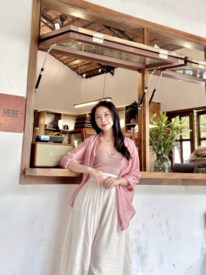 Hot girl xứ Nghệ khoe nhan sắc ngày càng thăng hạng, nhận về 'mưa lời khen' từ CDM - Ảnh 2 Hot girl xứ Nghệ khoe nhan sắc ngày càng thăng hạng, nhận về 'mưa lời khen' từ CDM - Ảnh 2