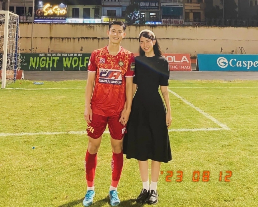 Trang Trang được khen có gương mặt thanh tú, chiều cao nổi bật gần bằng bạn trai Trang Trang được khen có gương mặt thanh tú, chiều cao nổi bật gần bằng bạn trai