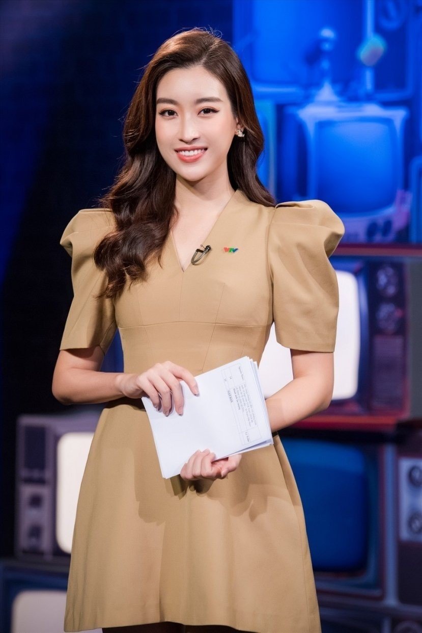 Đỗ Mỹ Linh chọn con đường ít thị phi hơn là vào VTV làm việc Đỗ Mỹ Linh chọn con đường ít thị phi hơn là vào VTV làm việc