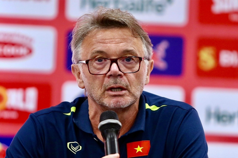 HLV Troussier dựa theo phong độ và thể trạng của các cầu thủ để đưa ra quyết định cuối cùng HLV Troussier dựa theo phong độ và thể trạng của các cầu thủ để đưa ra quyết định cuối cùng