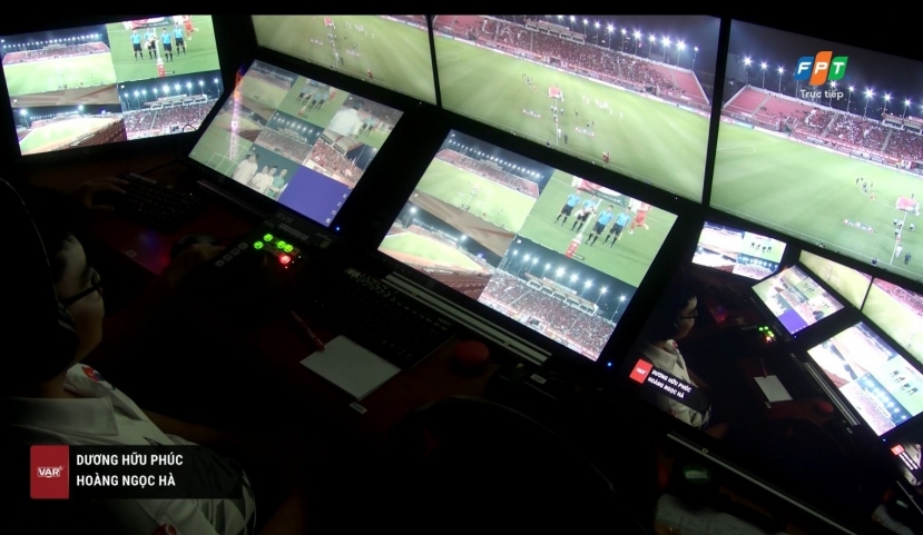 Hệ thống VAR tại V-League 2023/2024: Đón nhận tích cực nhưng vẫn bị chê - Ảnh 1 Hệ thống VAR tại V-League 2023/2024: Đón nhận tích cực nhưng vẫn bị chê - Ảnh 1