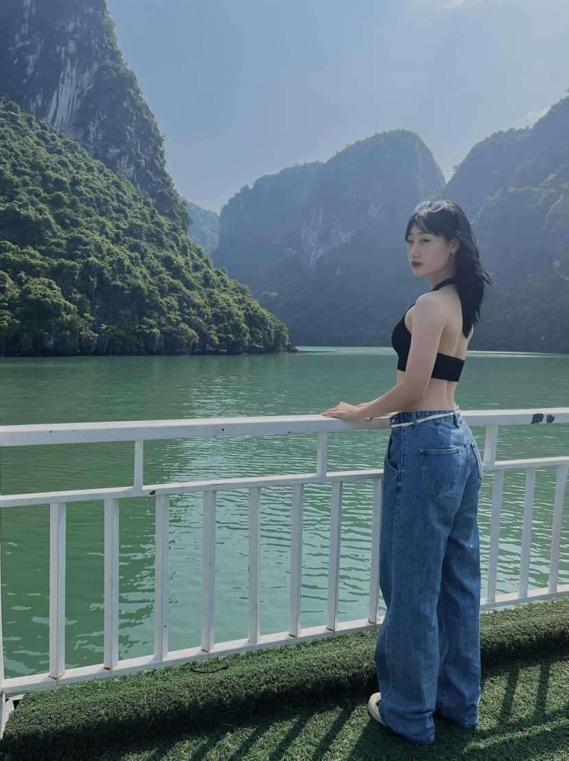 Dù tuổi đời còn rất trẻ nhưng nữ tuyển thủ được đánh giá là gương mặt tiềm năng của wushu Việt Nam. Dù tuổi đời còn rất trẻ nhưng nữ tuyển thủ được đánh giá là gương mặt tiềm năng của wushu Việt Nam.