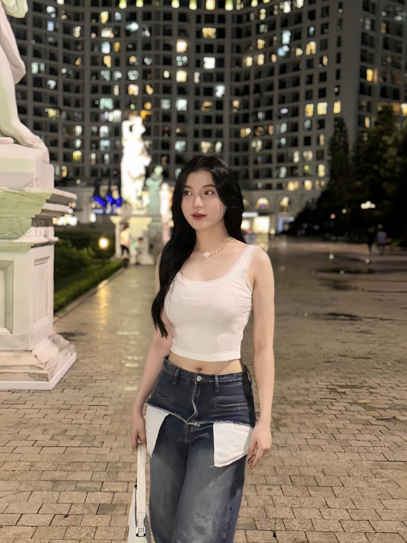 Hiện tại, Thùy Linh đang là sinh viên trường Đại học sư phạm nghệ thuật Trung ương Hiện tại, Thùy Linh đang là sinh viên trường Đại học sư phạm nghệ thuật Trung ương