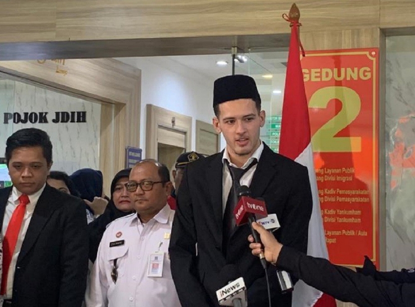 Justin Hubner tại buổi lễ tuyên thệ trở thành công dân Indonesia. Ảnh: Internet Justin Hubner tại buổi lễ tuyên thệ trở thành công dân Indonesia. Ảnh: Internet
