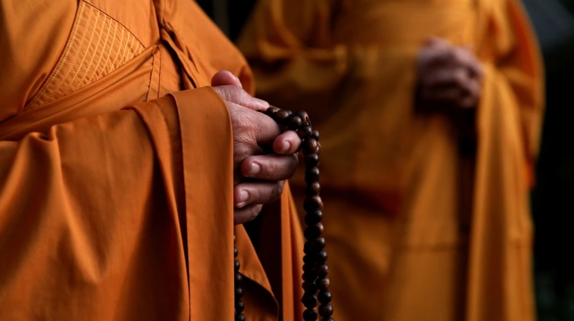 Nhà sư bị bắt vì làm 'bố đường' cho người vị thành niên. Ảnh minh họa: Getty Nhà sư bị bắt vì làm 'bố đường' cho người vị thành niên. Ảnh minh họa: Getty