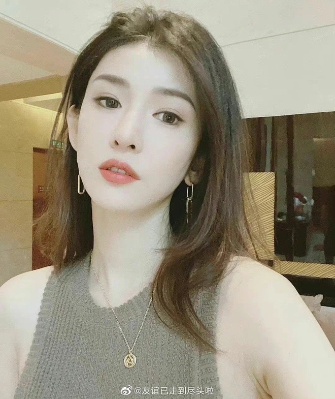 Blase Loan Loan 'quay xe' ngoạn mục, Lý Dịch Phong liệu có được 'tẩy trắng'? - Ảnh 1 Blase Loan Loan 'quay xe' ngoạn mục, Lý Dịch Phong liệu có được 'tẩy trắng'? - Ảnh 1