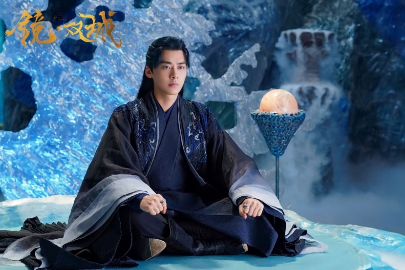 Lý Dịch Phong 'nghỉ hưu' sớm, tài sản thời đỉnh cao đủ sống cả đời - Ảnh 2 Lý Dịch Phong 'nghỉ hưu' sớm, tài sản thời đỉnh cao đủ sống cả đời - Ảnh 2
