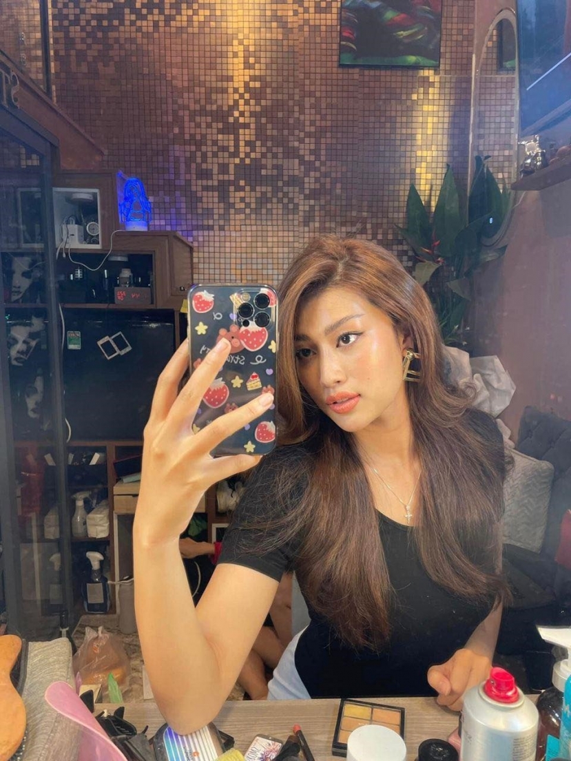 Có những lúc make up gợi cảm. Có những lúc make up gợi cảm.