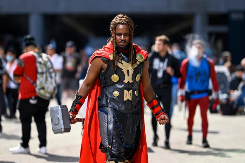Thần sấm Thor với một phiên bản khác lạ. Thần sấm Thor với một phiên bản khác lạ.