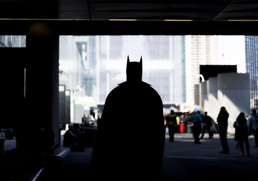 Người dơi xuất hiện trong ngày đầu tiên của New York Comic Con tại Trung tâm Hội nghị Jacob K. Javits. Người dơi xuất hiện trong ngày đầu tiên của New York Comic Con tại Trung tâm Hội nghị Jacob K. Javits.