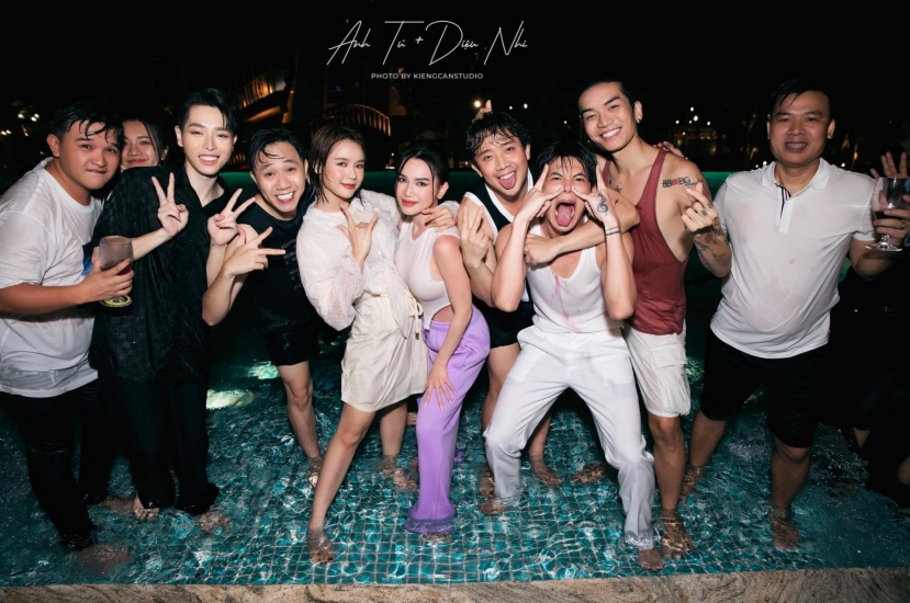 Dàn sao tề tựu tại đám cưới Anh Tú - Diệu Nhi vào ngày 10/10 vừa qua (Ảnh: Internet) Dàn sao tề tựu tại đám cưới Anh Tú - Diệu Nhi vào ngày 10/10 vừa qua (Ảnh: Internet)