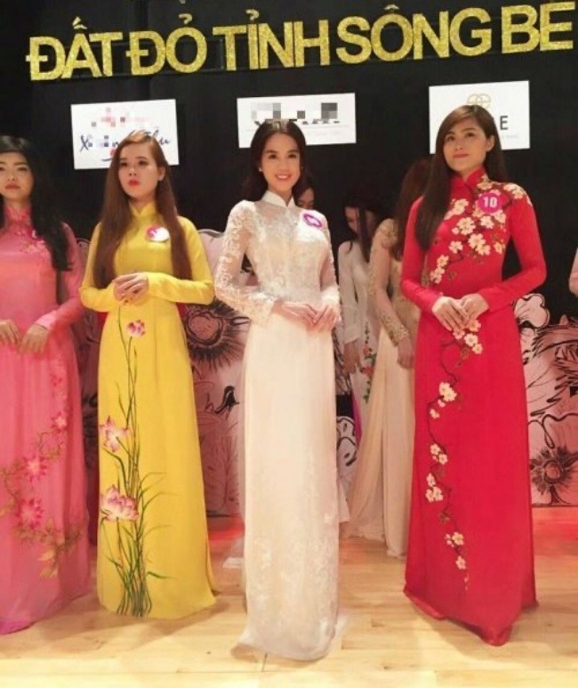 Ngọc Trinh đi thi hoa hậu trong phim Vòng eo 56 Ngọc Trinh đi thi hoa hậu trong phim Vòng eo 56