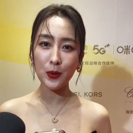 Bóc nhan sắc dàn sao Hoa ngữ tại Kim Kê, Angela Baby, Cao Viên Viên cũng sụp đổ hình tượng - Ảnh 5 Bóc nhan sắc dàn sao Hoa ngữ tại Kim Kê, Angela Baby, Cao Viên Viên cũng sụp đổ hình tượng - Ảnh 5