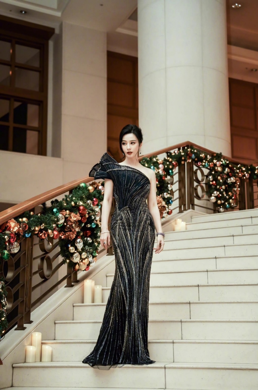 Phạm Băng Băng xứng danh 'nữ hoàng', dù thất thế vẫn tỏa hào quang - Ảnh 5 Phạm Băng Băng xứng danh 'nữ hoàng', dù thất thế vẫn tỏa hào quang - Ảnh 5