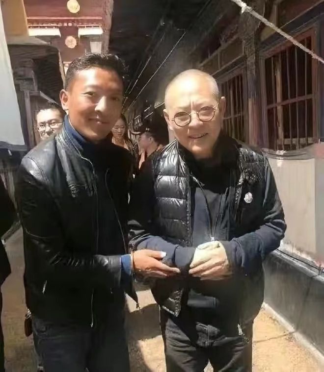 Trước đó, Lý Liên Kiệt từng xuất hiện với ngoại hình già nua, ốm yếu. Trước đó, Lý Liên Kiệt từng xuất hiện với ngoại hình già nua, ốm yếu.