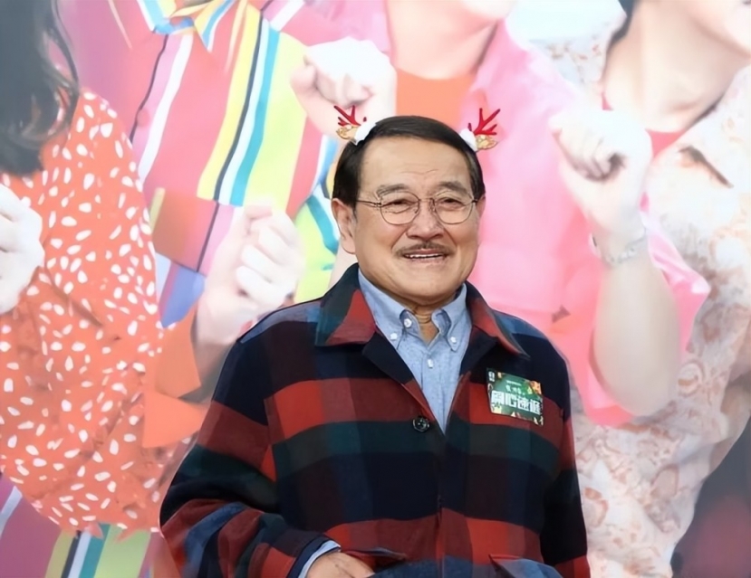 Ông Lưu Đan nhiều lần trở thành người phát ngôn cho con trai. Ông Lưu Đan nhiều lần trở thành người phát ngôn cho con trai.