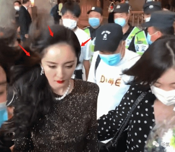 Góc chụp Dương Mịch khiến khán giả thấy toàn trán là trán. Góc chụp Dương Mịch khiến khán giả thấy toàn trán là trán.