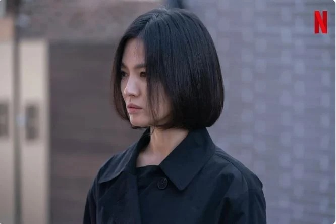 Song Hye Kyo thu hẹp khoảng cách với chồng cũ Song Joong Ki nhờ The Glory - Ảnh 1 Song Hye Kyo thu hẹp khoảng cách với chồng cũ Song Joong Ki nhờ The Glory - Ảnh 1