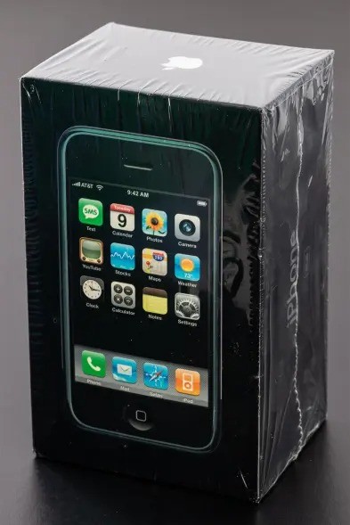 Giờ đem bán, cô gái thu về tiền tỷ. Điều này đủ chứng minh iPhone không bị lỗi thời. Giờ đem bán, cô gái thu về tiền tỷ. Điều này đủ chứng minh iPhone không bị lỗi thời.