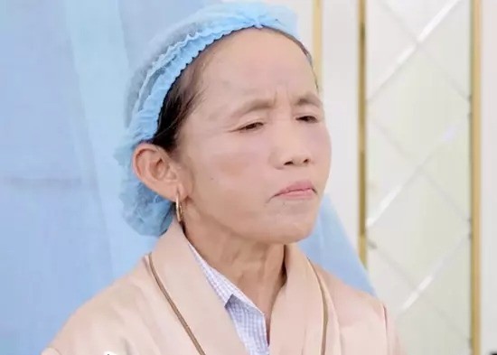 Bà Tân Vlog sau khi thẩm mỹ, diện mạo khiến CDM ngỡ ngàng. Bà Tân Vlog sau khi thẩm mỹ, diện mạo khiến CDM ngỡ ngàng.